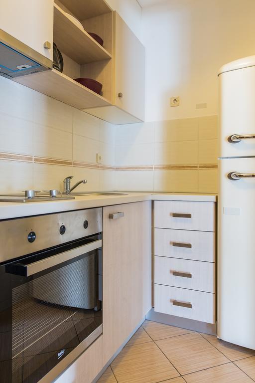 Flat Fortunella Apartment บุดวา ภายนอก รูปภาพ